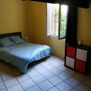 https://aumone-vieille.fr-provencehotel.com